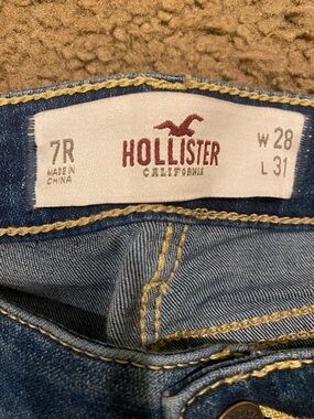 Hollister Women’s Mid Blue Denim Super Skinny Jeans Size 7R. NWTS!!